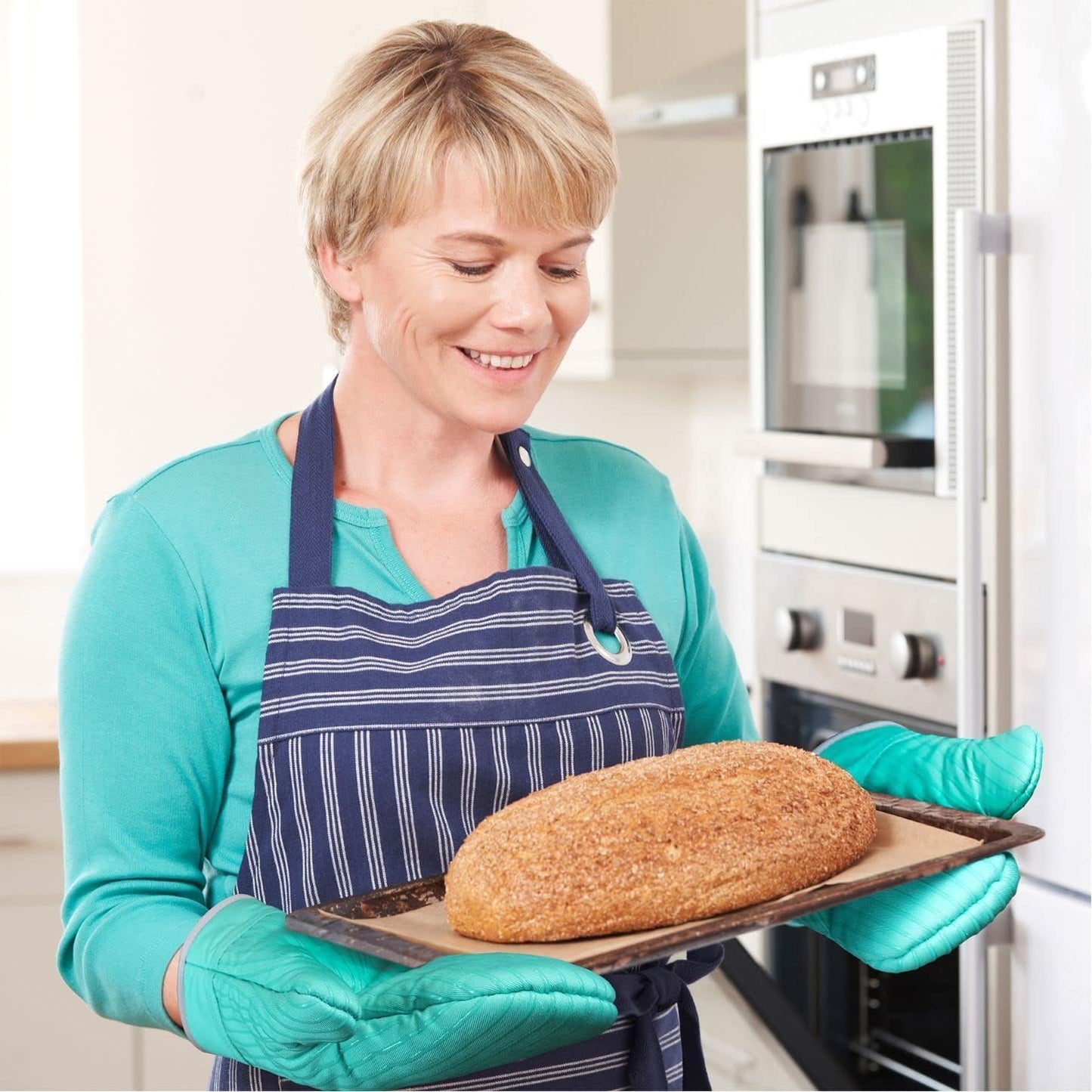 Oven Mitts and Pot Holders Set, 4-Piece Heat Resistant Kitchen Set with Pocket Style Hot Pads & Silicon Non-Slip, Quilted Insulated Oven Gloves for Baking, BBQ, Grilling (Assorted Colors)