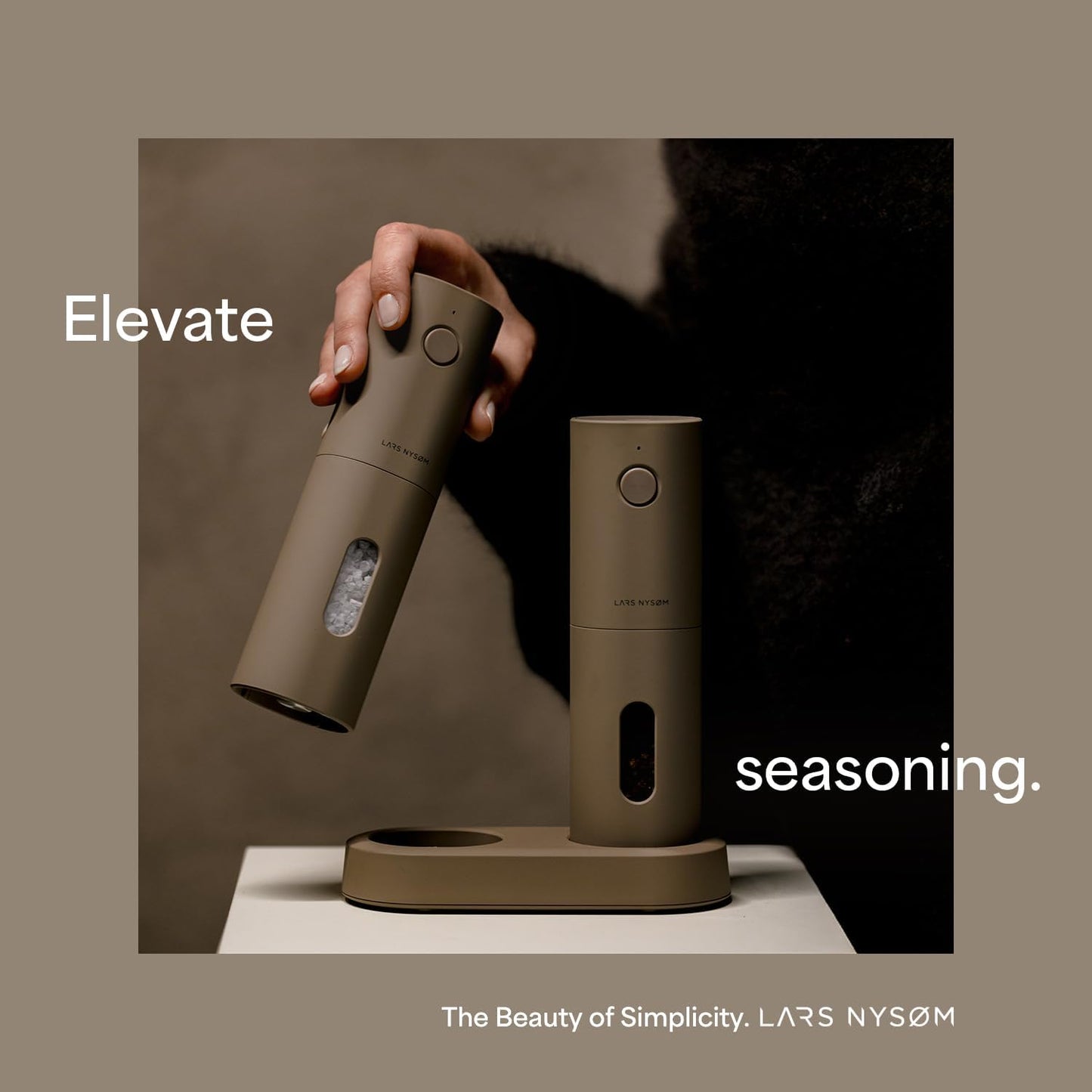 LARS NYSØM Electric Salt and Pepper Grinder Set, USB Rechargeable, Automatic Salt and Pepper Mills, Spice Shakers Refillable with LED Light, Adjustable Coarseness, Ceramic Grinder (Pure White)