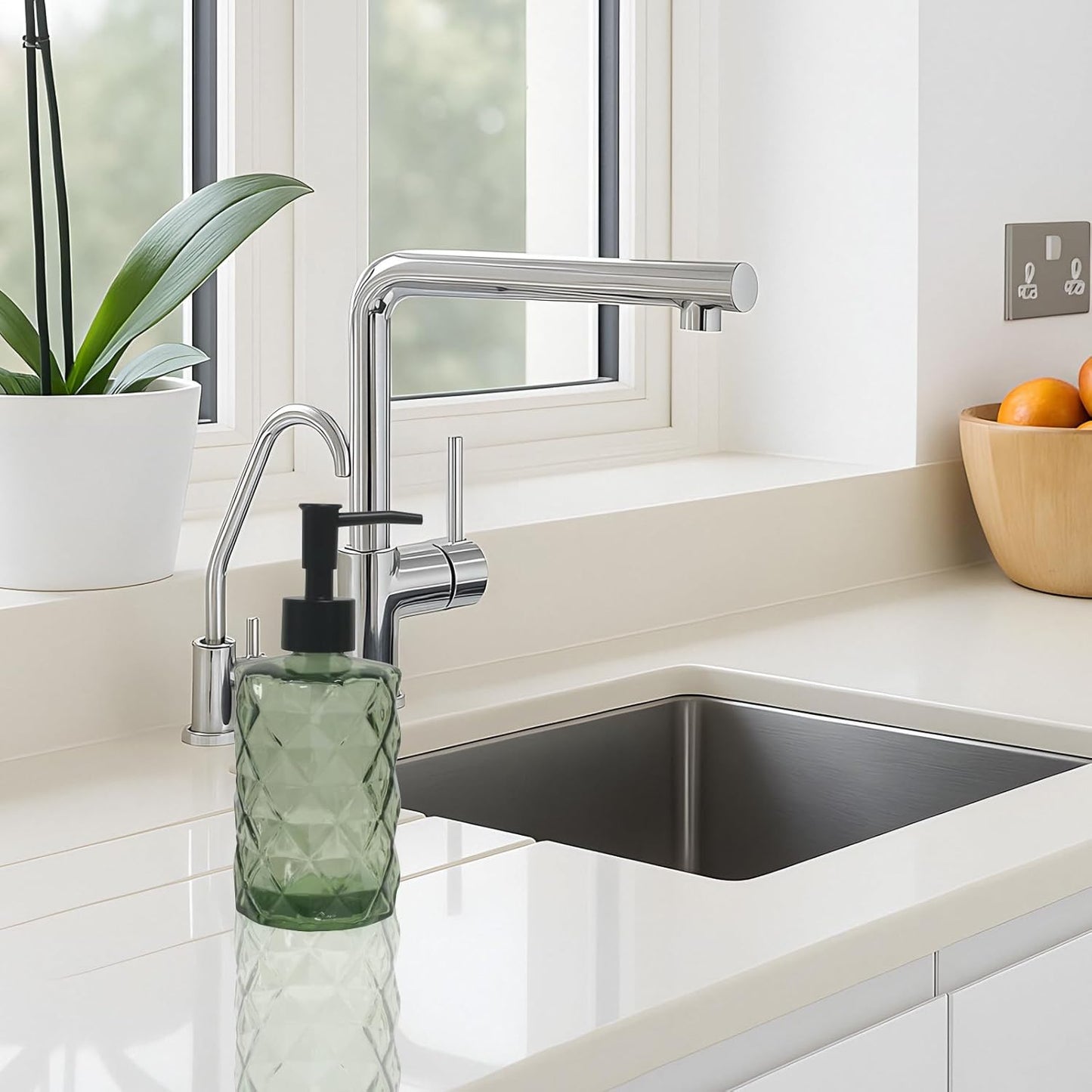 12Oz Small Glass Soap Dispenser with Black Plastic Pump, Green Refillable Kitchen Countertop Liquid Hand Soap Dispensers with Diamond Design, Crystal Bathroom Lotion Bottle for Dispense Dish Soap