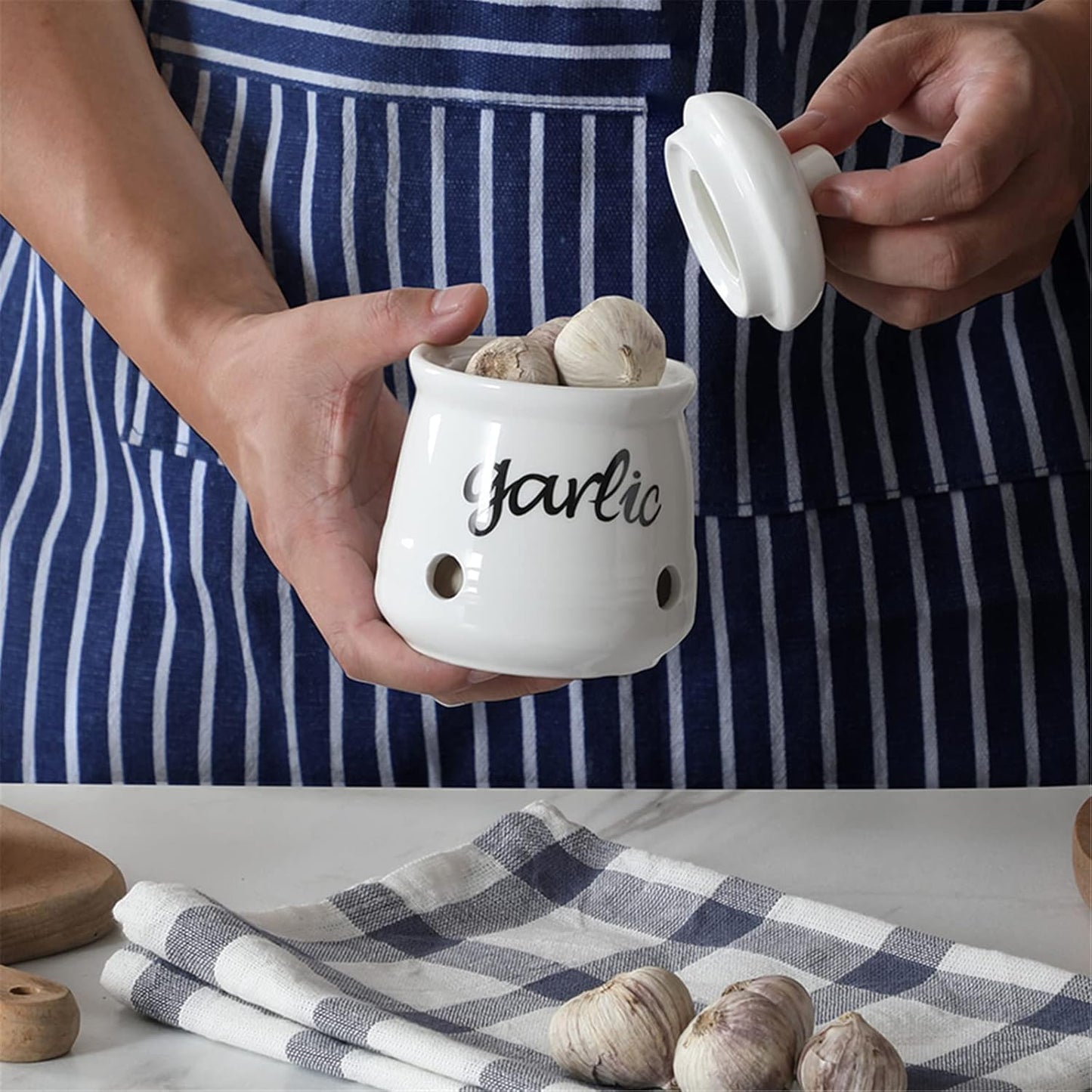 Garlic Keeper with Lid, Ceramic Mini Garlic Saver Container for Countertop, Farmhouse Kitchen Decor