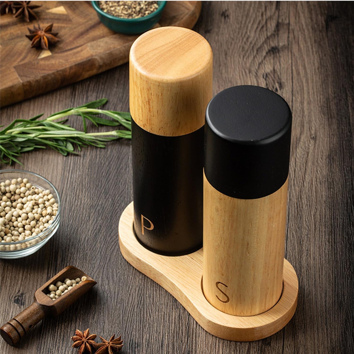 1pc Kitchen Household Manual Seasoning Bottle Oak Pepper Grinder (7” Black lid (Color Box Packaging))