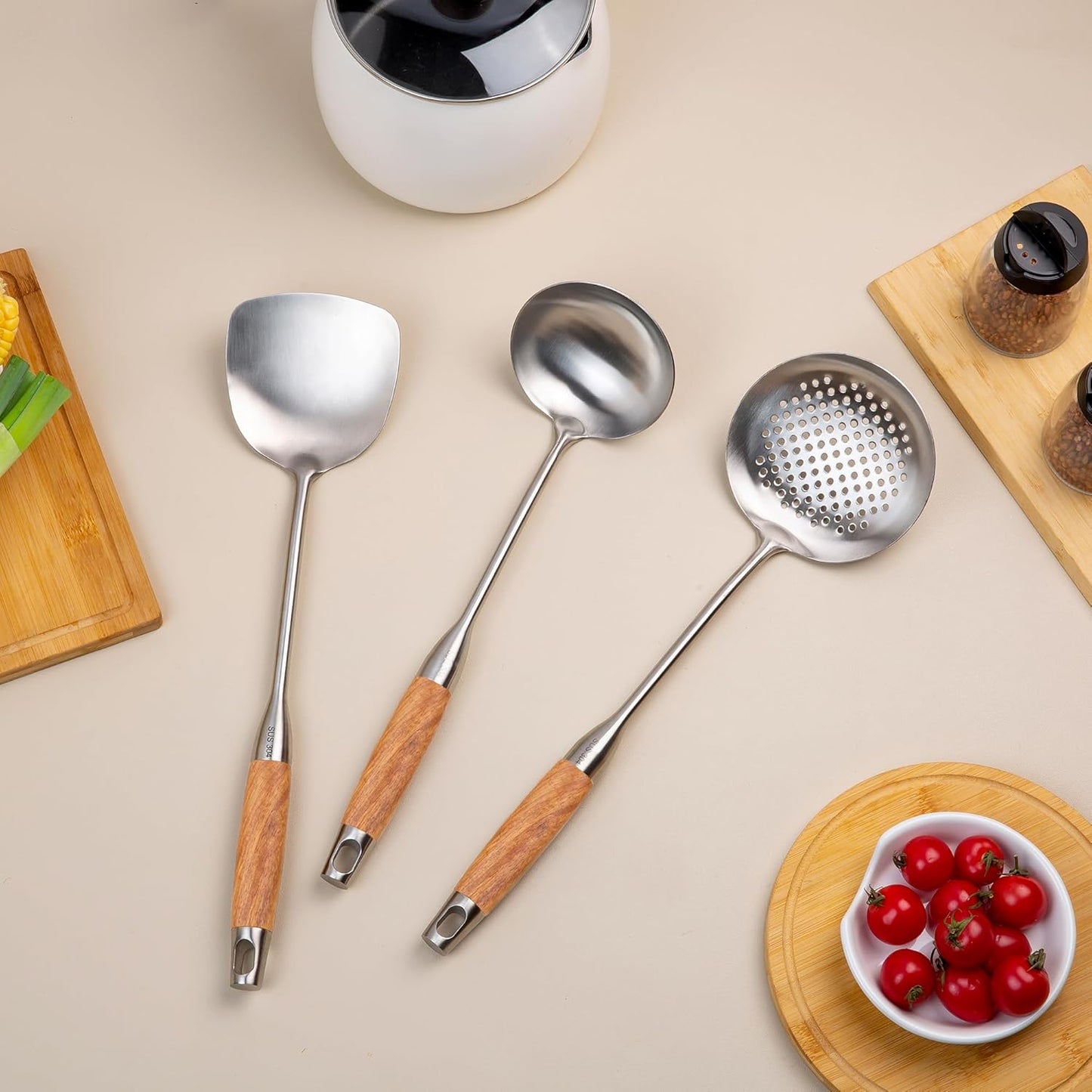 FJNATINH Skimmer Ladle, 15.4inches spatula for wok, 304 Stainless Steel wok spatula,Wooden Handle