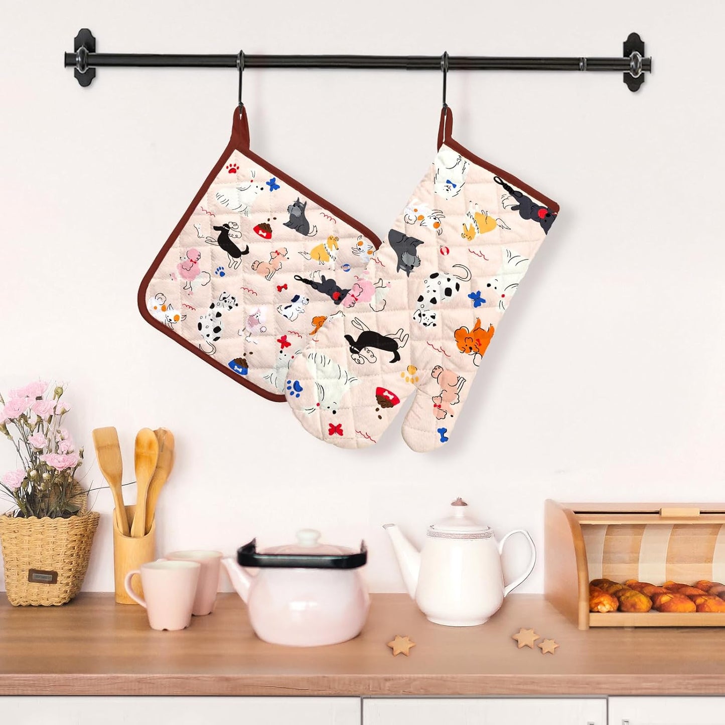 Dogs Oven Mitts and Pot Holders Sets 2Pcs, 100% Cotton Heat Resistant, Extra Long Oven Gloves Potholder for Kitchen Cooking Baking Decoration