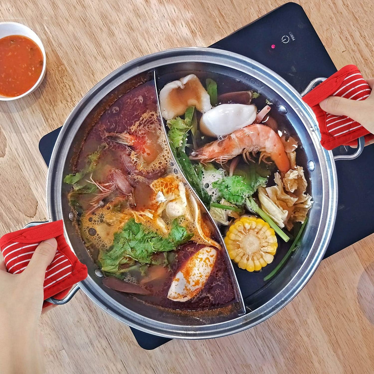 Patelai 4 Pieces Pan Handle Covers Heat Resistant, Hot Handle Holders Non Slip Pan Sleeves Cast Iron Skillet Holder Covers for Home Kitchen Cooking Tools(Eye-catching Styles)