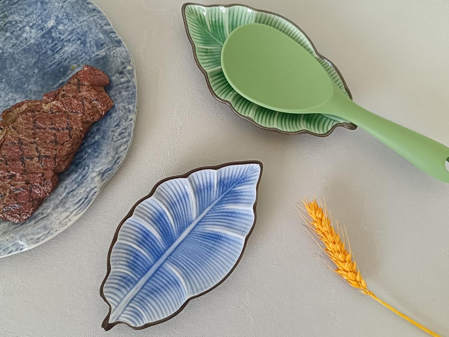 Ceramic Spoon Rest for Stove Top, Ice Cracks Leaf Cute Spoon Rest for Kitchen Counter, Cooking Spoon Holder for Kitchen Counter, Utensil Rest Spatula Rest Ladle Holder Tong Rest, 1 PC (B, Sapphire)