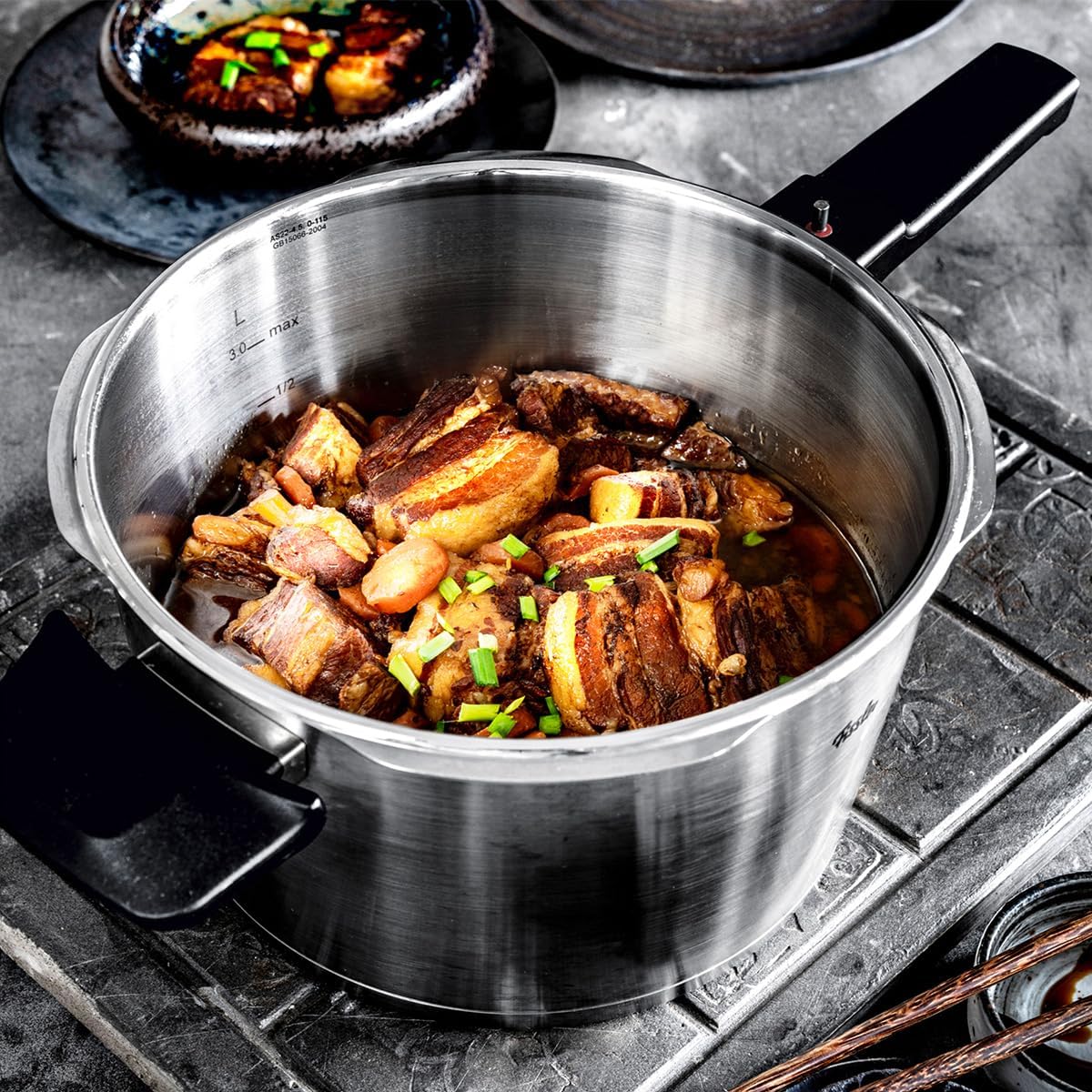 Fissler Vitaquick Premium Pressure Cooker Set, 8.5 Quart and Glass Lid