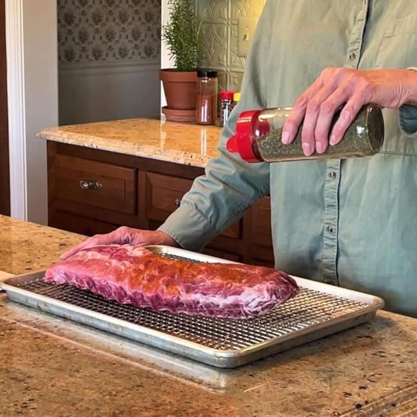 JARMING COLLECTIONS Glass Spice Jars with Shaker Lids - Spice Jars 16 oz for Food Storage, Spice Containers for Kitchen Organization, Organizing Bottles for Spices (Red - Set of 3)