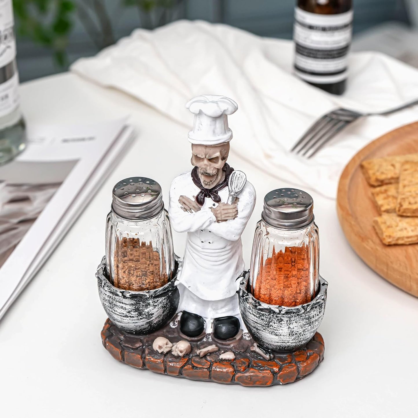 Decorative Salt and Pepper Shakers Set - Resin Skeleton Chef Figurine And Statues - Farmhouse Kitchen DéCor with Glass Spice Jars