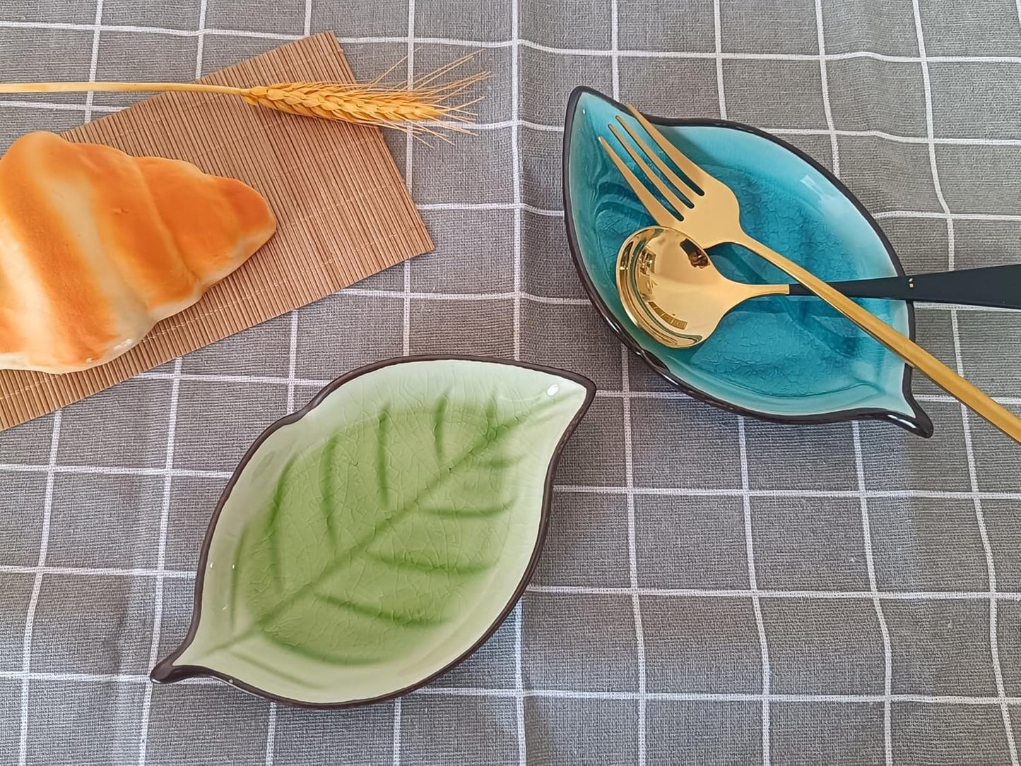 Ceramic Spoon Rest for Stove Top, Ice Cracks Leaf Cute Spoon Rest for Kitchen Counter Cooking Spoon Holder Utensil Tong Spatula Rest Ladle Holder, 1 PC (A, Grass Green)